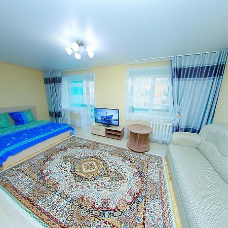 Apart On Slavskogo 14 Ustʼ-Kamenogorsk Esterno foto